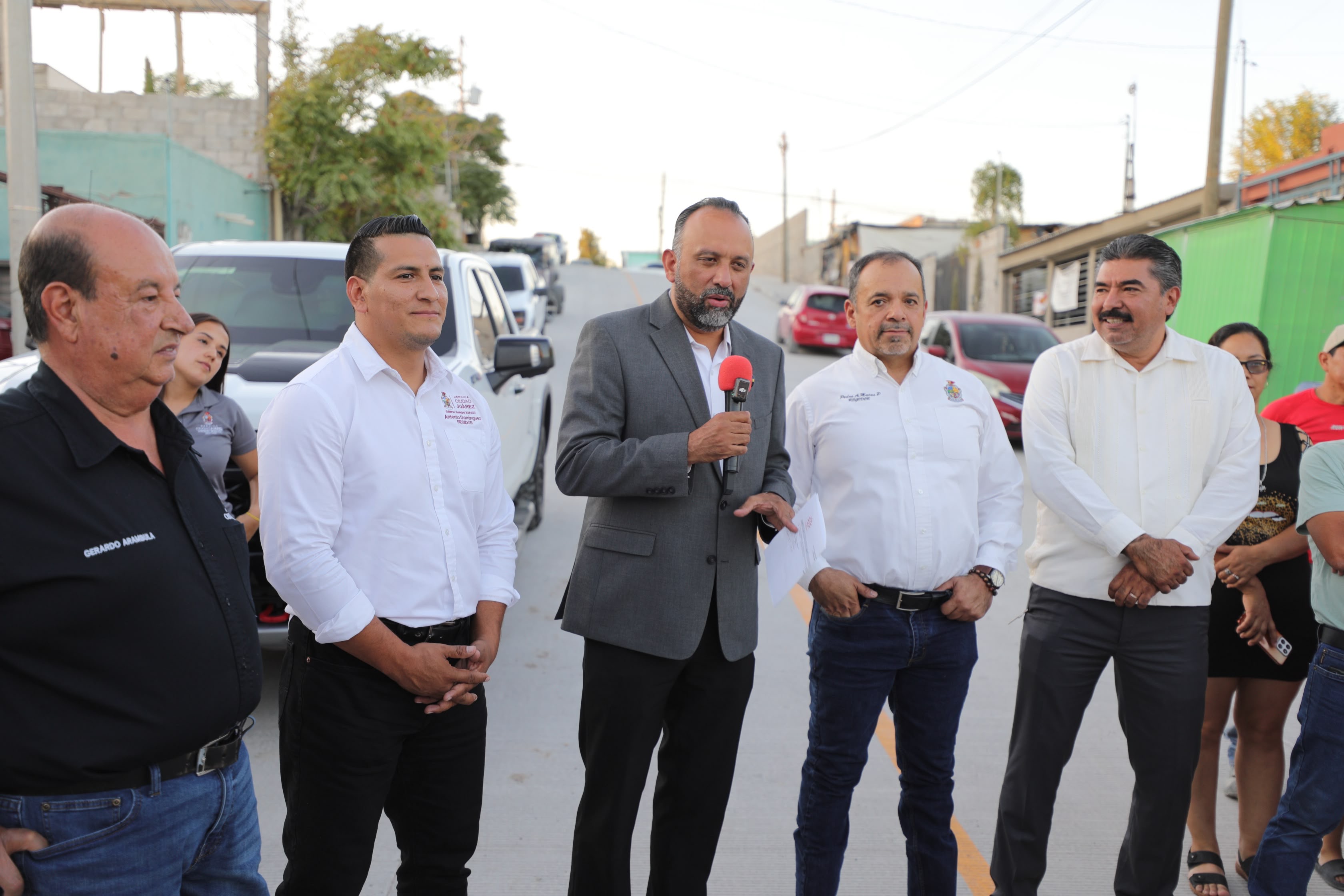 Pavimentan calle Luz Armendáriz con inversión de 1.3 millones de pesos